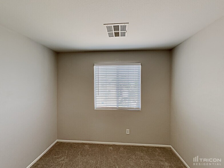 Building Photo - 4207 English Walnut Ct
