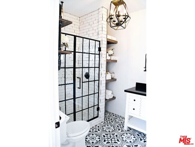 Building Photo - 137 N Harper Ave