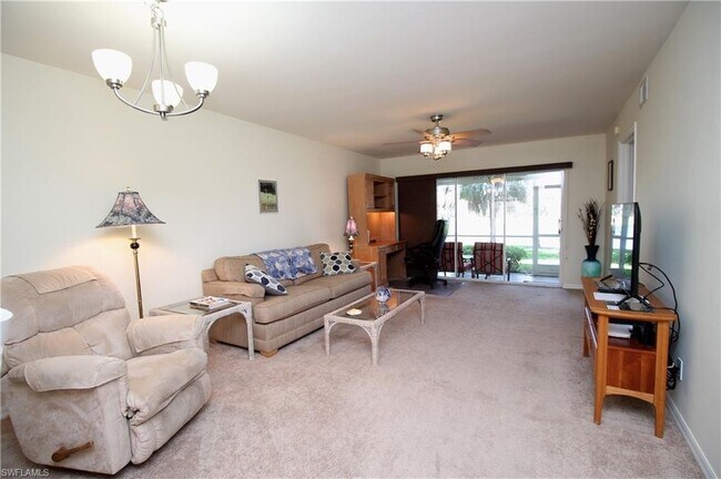 Building Photo - 273 Robin Hood Cir