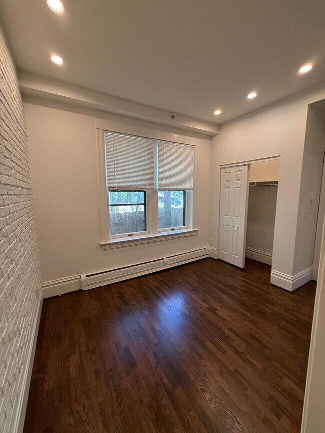Building Photo - Remodeled one bedroom Condo for Rent in Do...
