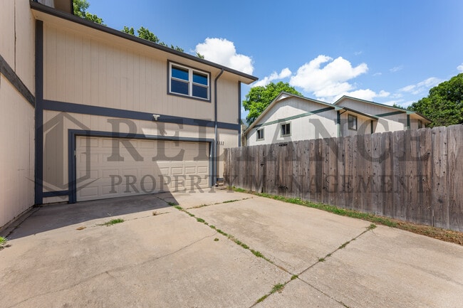 Building Photo - 1111 E Redwood Rd