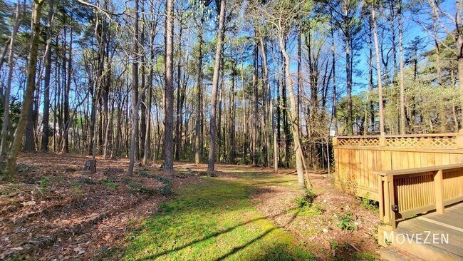 Building Photo - 4711 Highview Pl