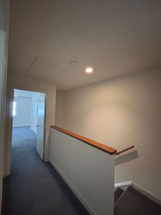 Building Photo - 2516 Avent Ferry Rd