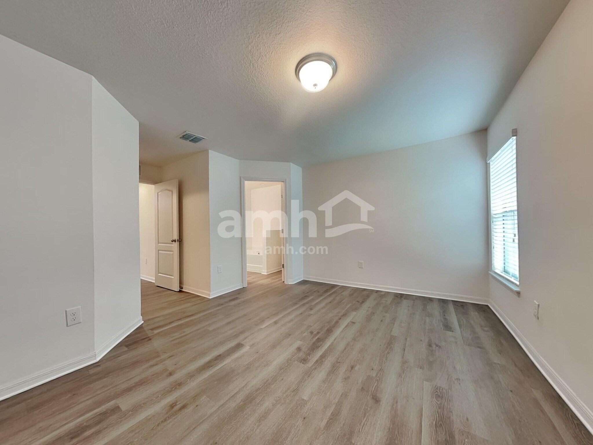Building Photo - 919 Wynnmere Walk Ave