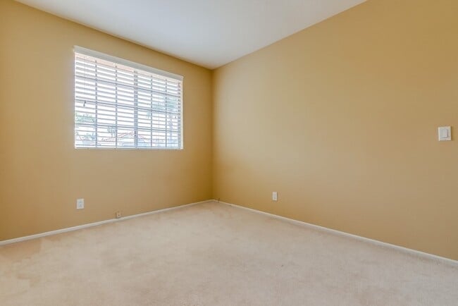 Building Photo - Lovely Home | Prime Westpark Location