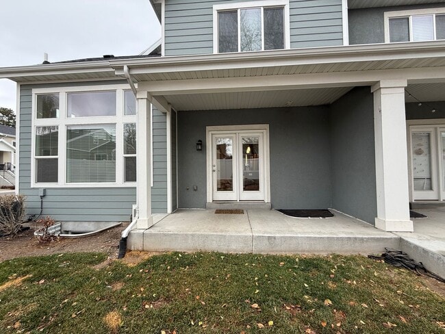 Building Photo - Beautiful SLC Town Home Available Now