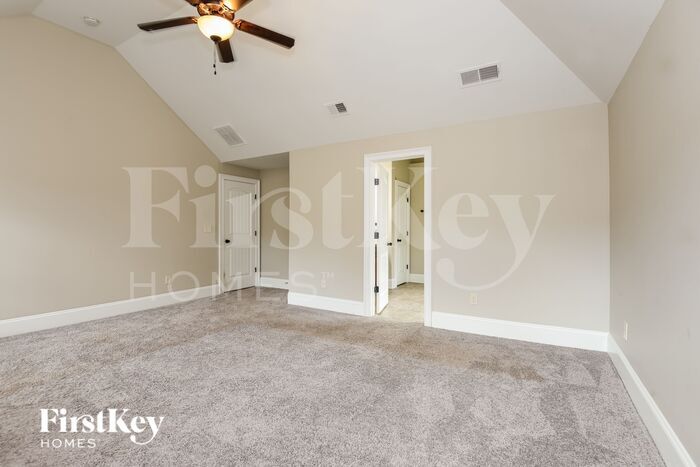 Building Photo - 5605 Horsebarn Ct