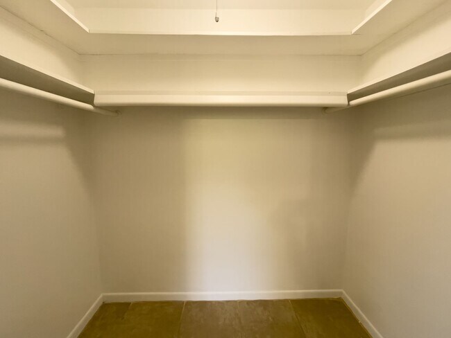 Building Photo - Move In Ready 3/2
