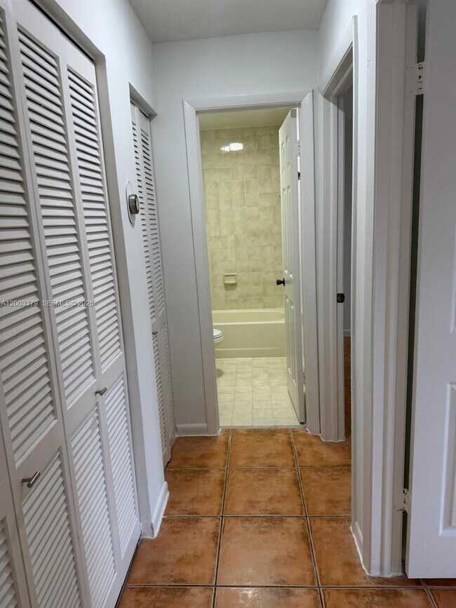 Building Photo - 9123 SW 149th Ct