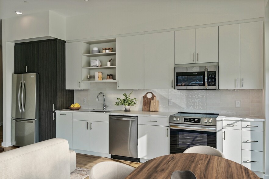 Building Photo - Chasen