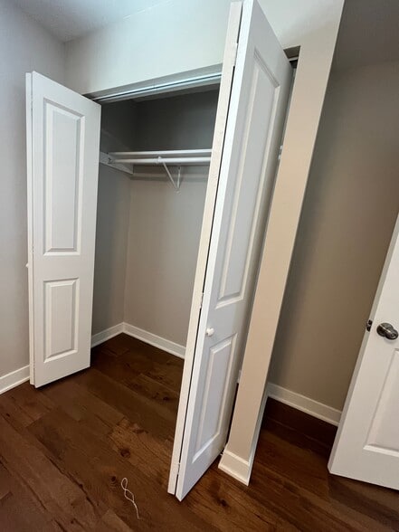 Building Photo - 138 N 14th Ave