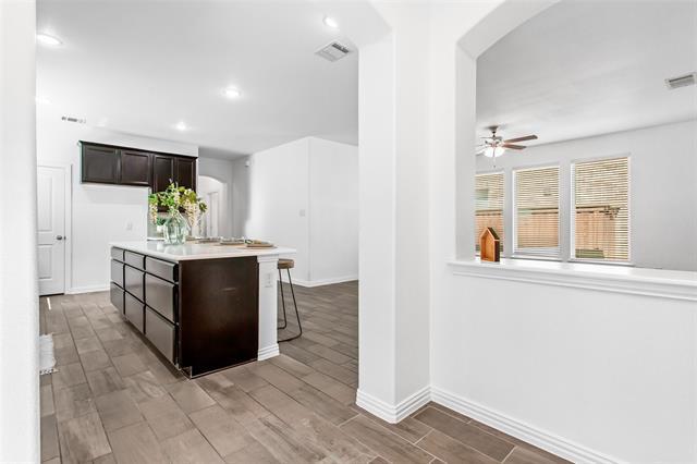 Building Photo - 2104 Miramar Dr