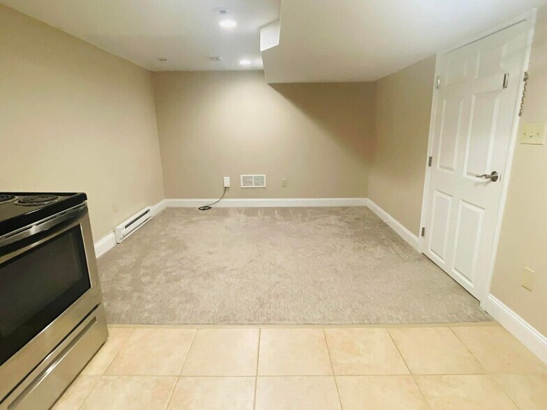 Building Photo - 128 Forest Dr