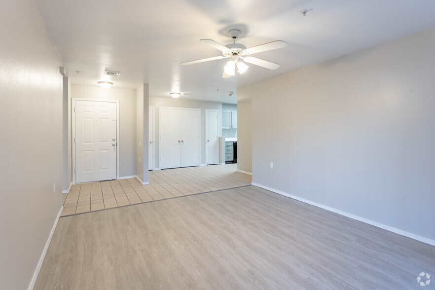 2BR, 2BA - 1,025 SF - Alexis Apartments