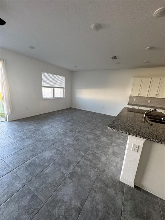 Building Photo - 6425 SW 78th Ave Rd