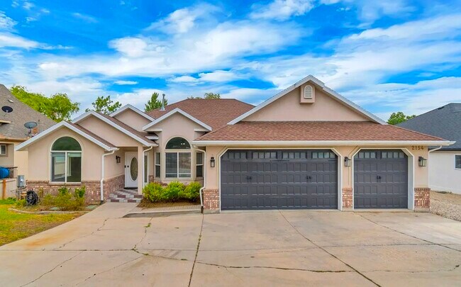 Building Photo - 2154 Wasatch Blvd