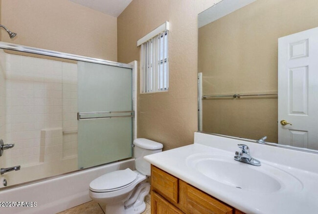 Building Photo - 2027 E University Dr