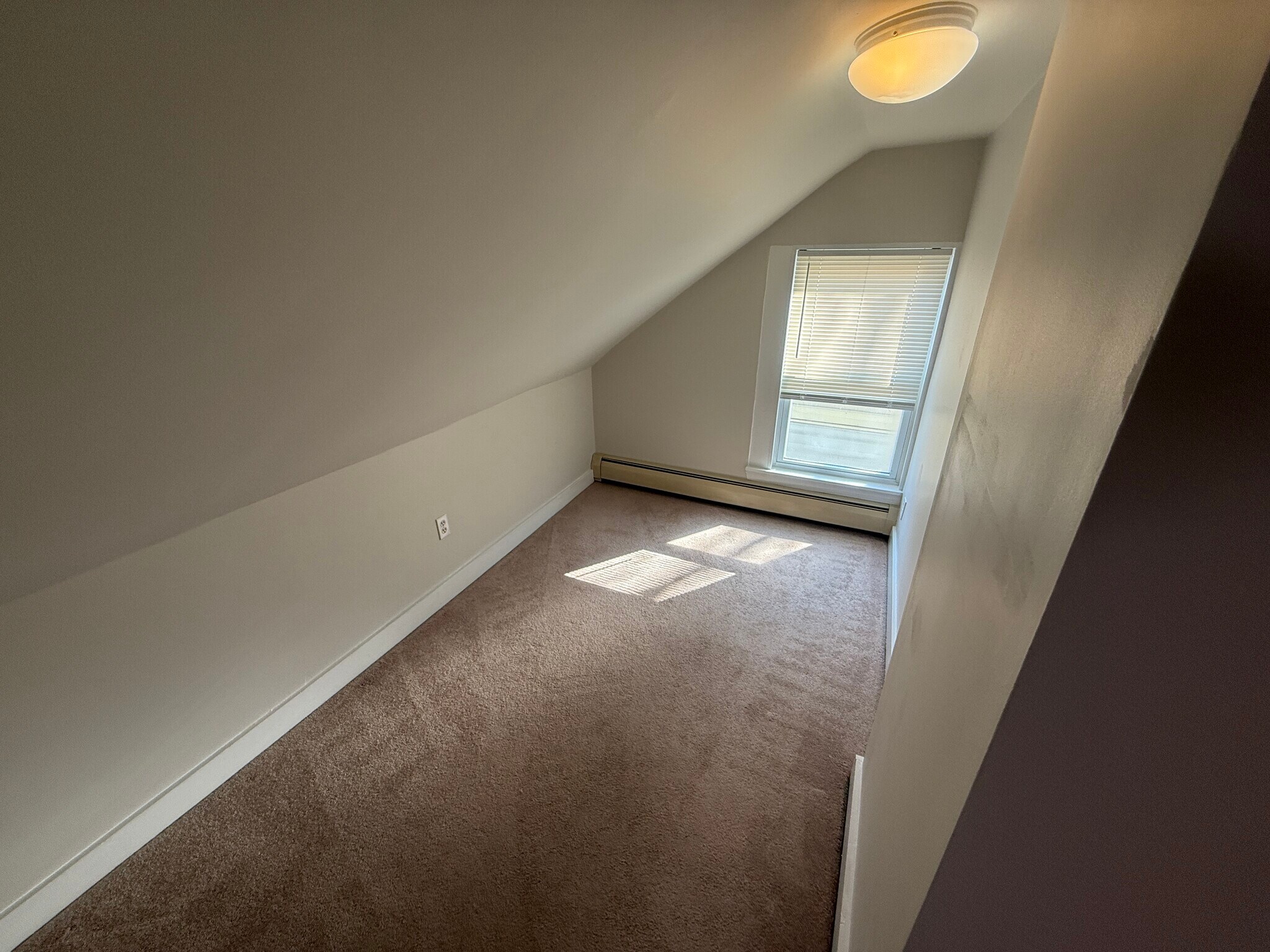 Building Photo - 22 8th St