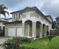Building Photo - 229 NE 36th Terrace