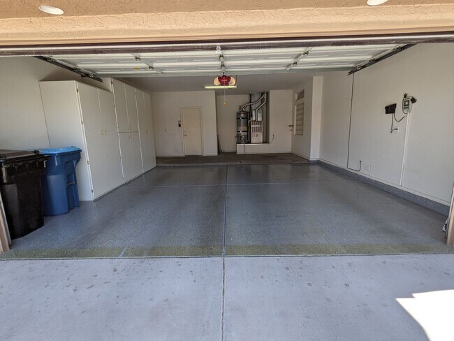 Building Photo - 9361 Fresh Spring Dr