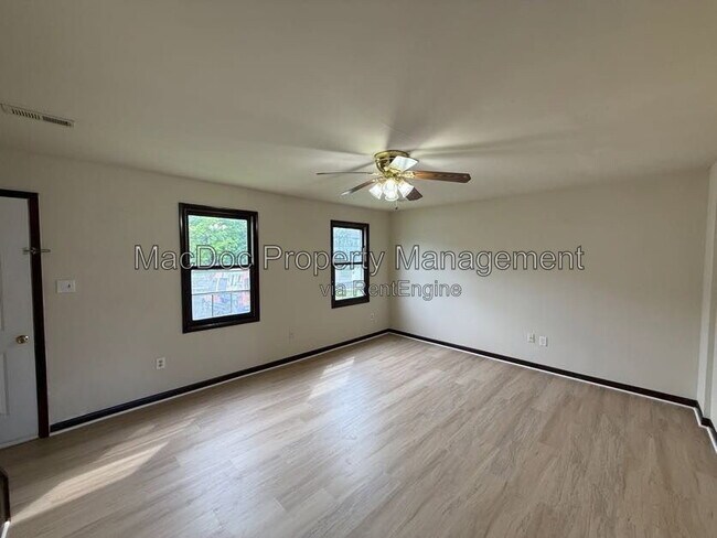 Building Photo - 5145 Cottonwood Ct
