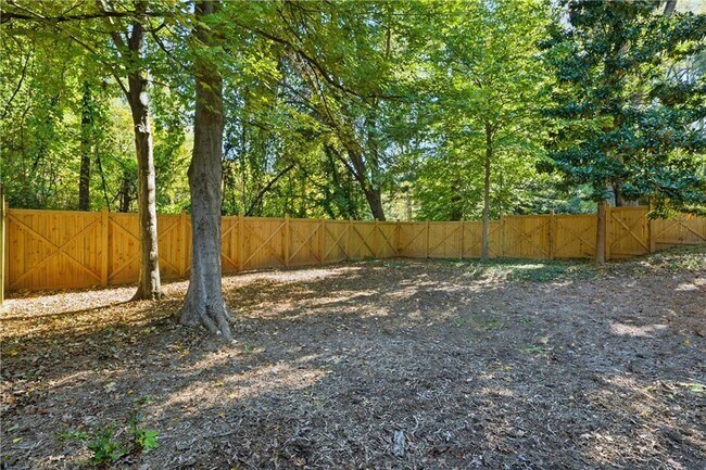 Building Photo - 1295 Cumberland Rd NE