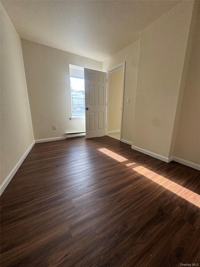 Building Photo - 155 Main St