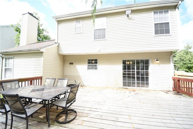 Building Photo - 1549 River Creek Crescent