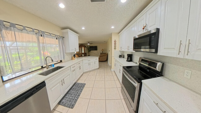 Building Photo - 13484 Jonquil Ct