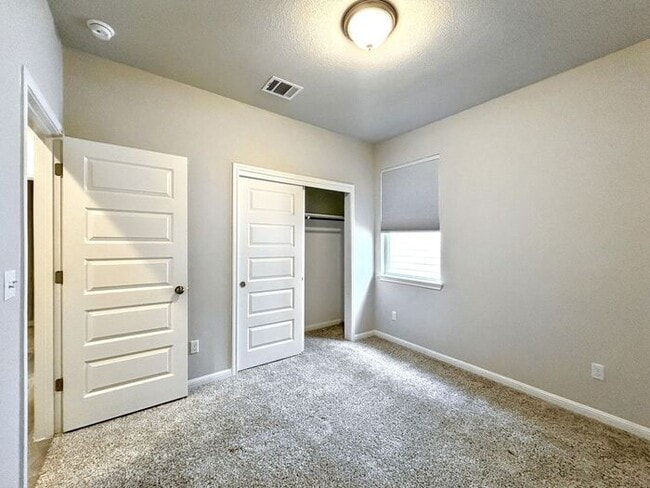 Building Photo - 3-Bedroom Home in a Quiet Neighborhood wit...