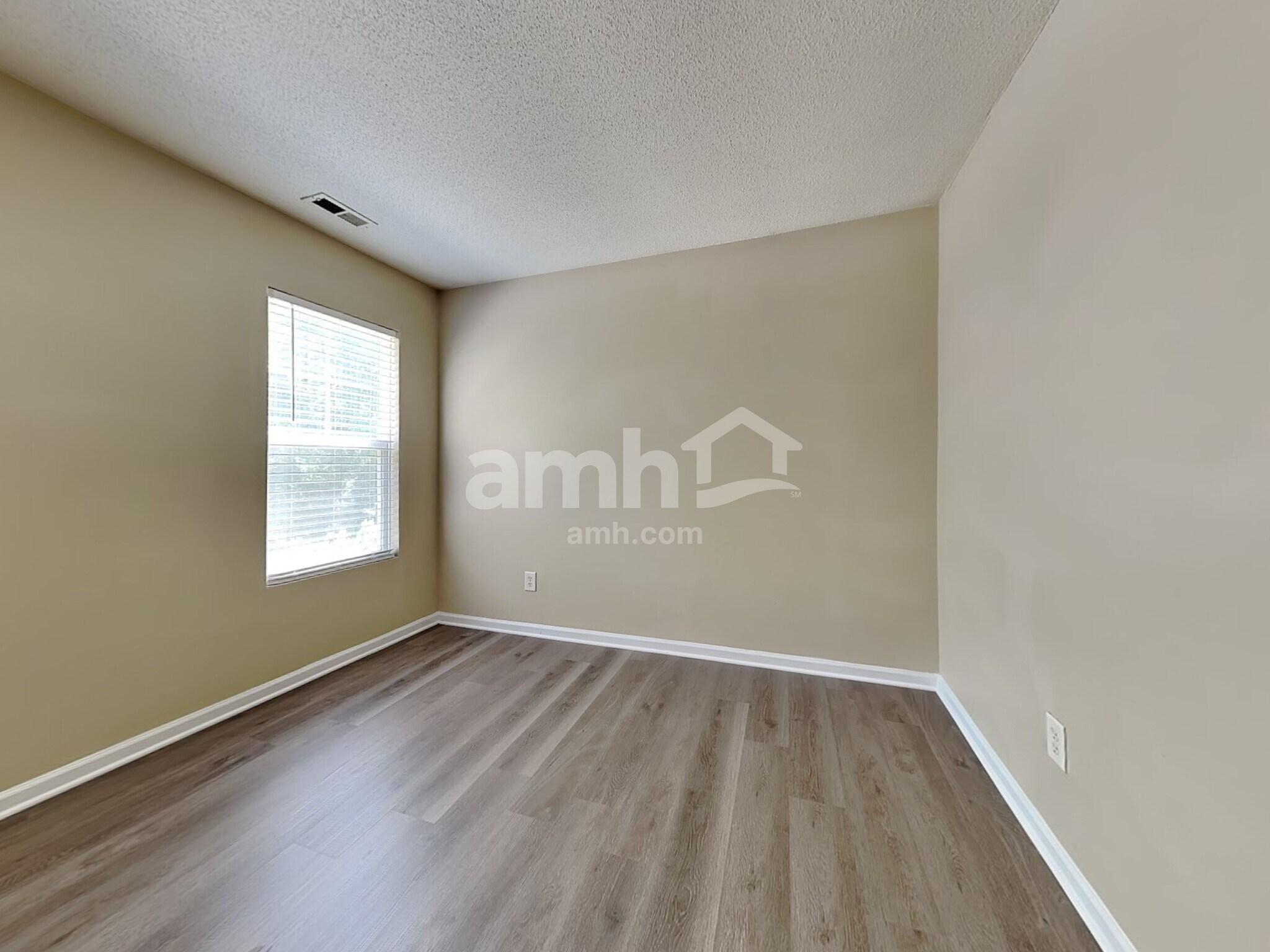 Building Photo - 3600 Mountain Brook Cir