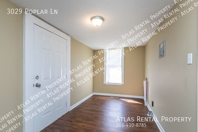 Building Photo - 3029 Poplar Ln