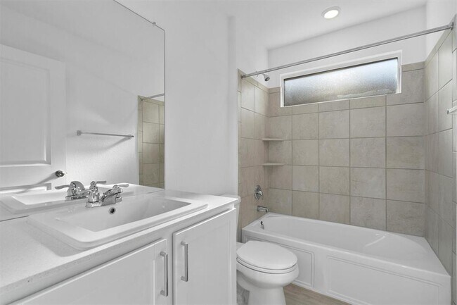 Building Photo - 138 Arbordale St