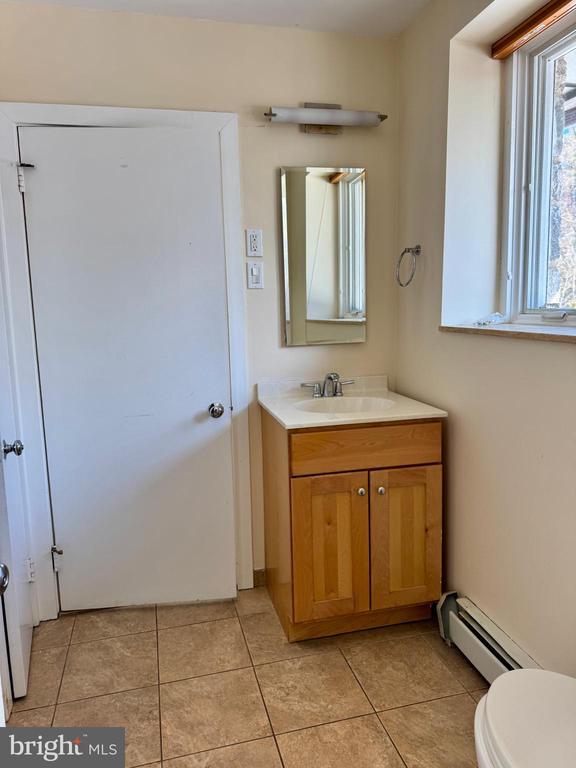 Building Photo - 8233 Fairview Rd