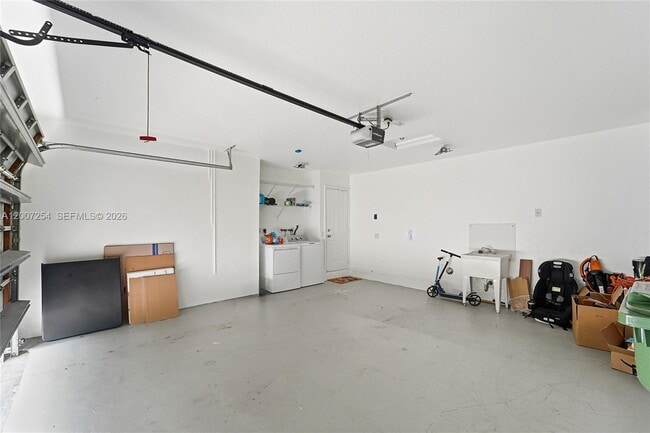 Building Photo - 1004 Golden Cane Dr