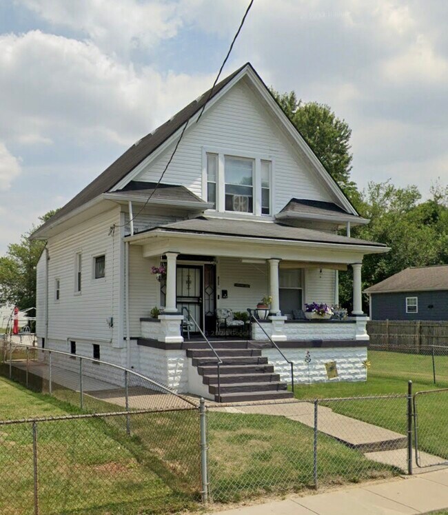 Building Photo - 635 S 39th St