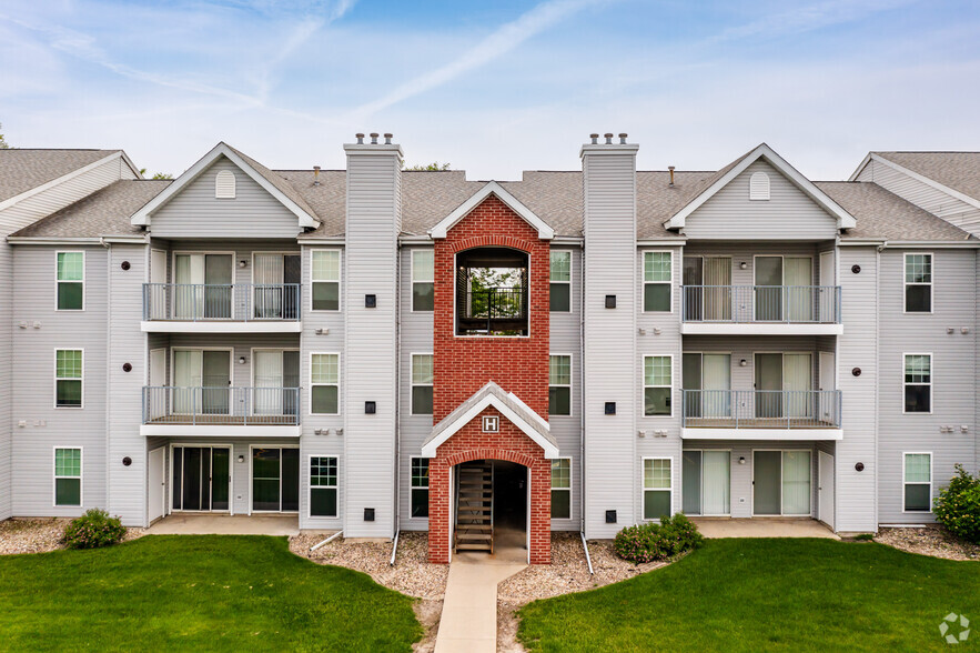 Entrance - Ironwood Gardens Apartments