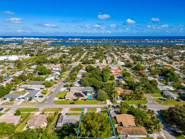 Building Photo - 609 S Arnold Ave