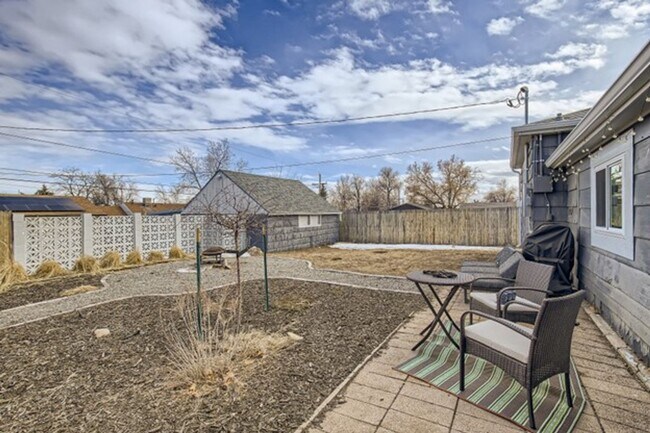 Building Photo - Updated 3BD/ 2BA home in Denver, CO! Available January 1st