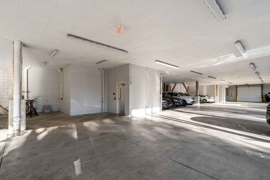 Building Photo - 400 Mystic Ave