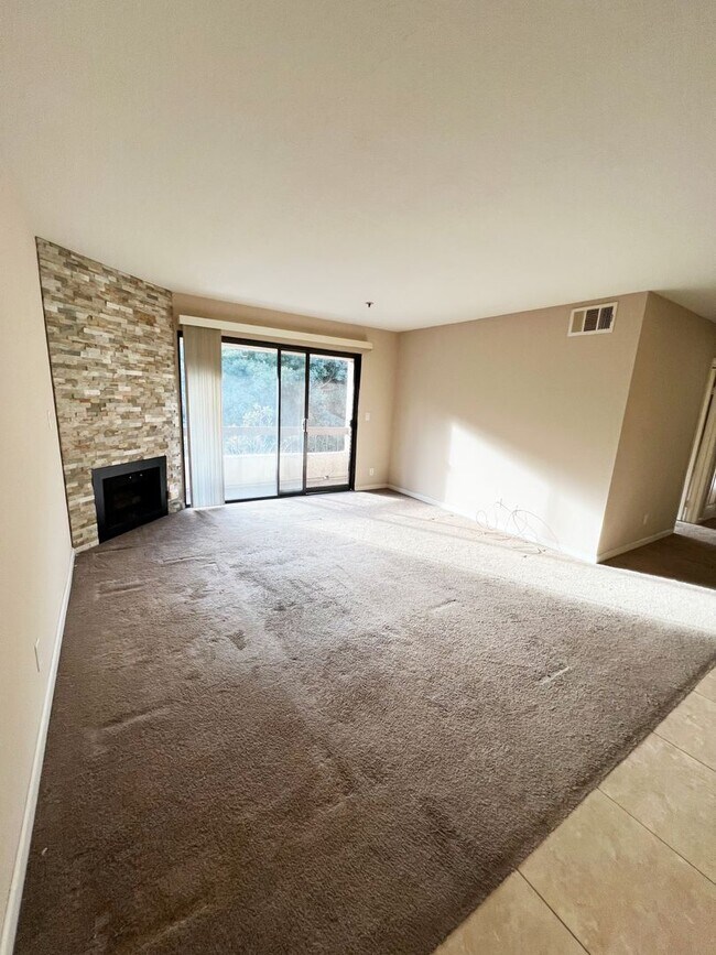 2 Bed/2 Bath Upgraded Condo in Presidio Pl... 5705 Friars Rd San Diego CA 92110 Apartment Finder