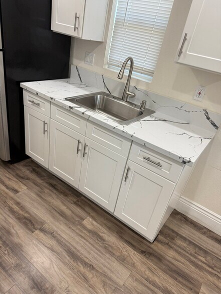 Building Photo - 4701 16th Ave