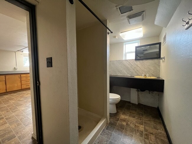 Building Photo - M35