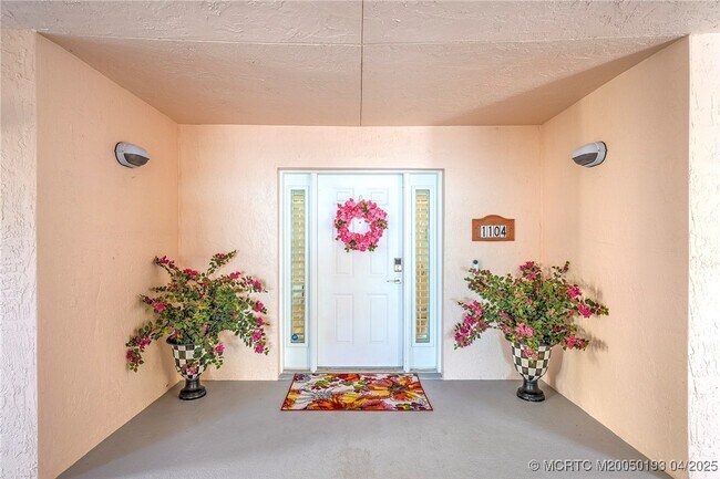 Building Photo - 5799 NE Island Cove Way