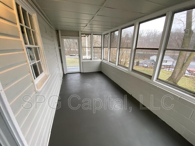 Building Photo - 119 Ann St