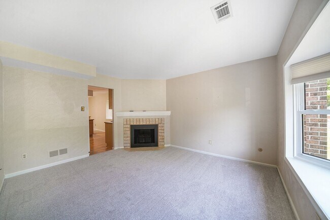 Building Photo - 3 Bed 2.5 Bath Townhome in Chesterbrook