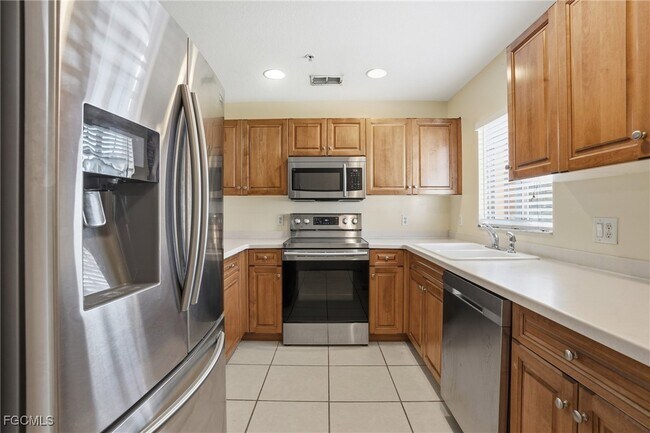 Building Photo - 9409 Ivy Brook Run