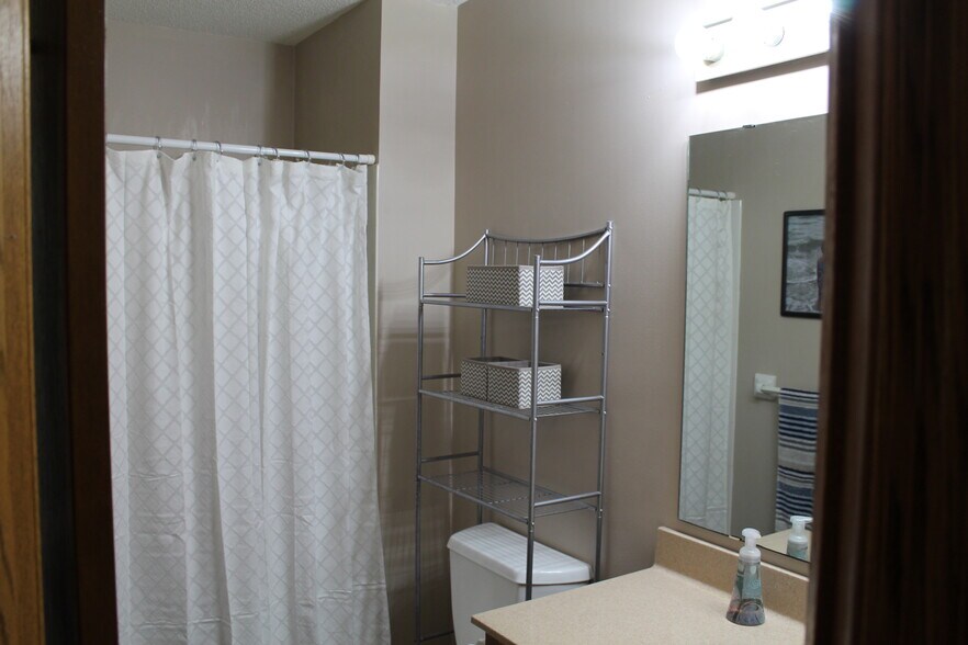 Building Photo - 1291 Lake Susan Hills Dr