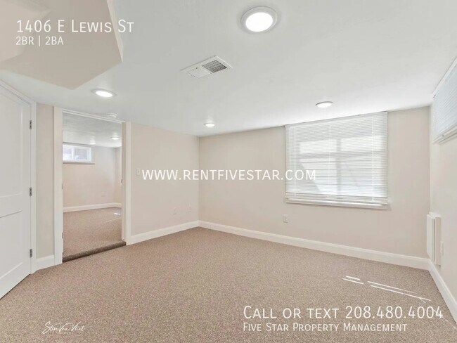Building Photo - 1406 E Lewis St