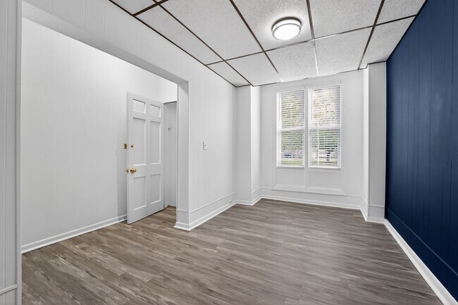 Building Photo - 1607 Ramsay St